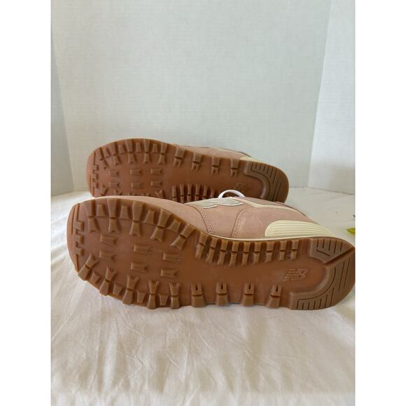 New Balance 574 Sneakers Pink Grey Suede Retro Running Shoes WN Sz 11 Brand New - Picture 4 of 15